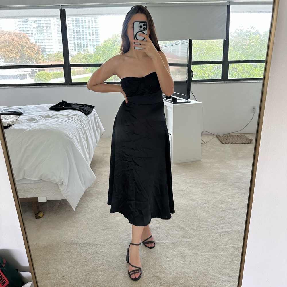 Forever 21 black dress new with tags didn’t fit me